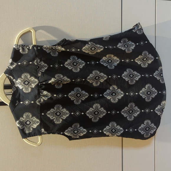 Banana Republic Sleeveless Navy Blouse - Picture 4 of 5